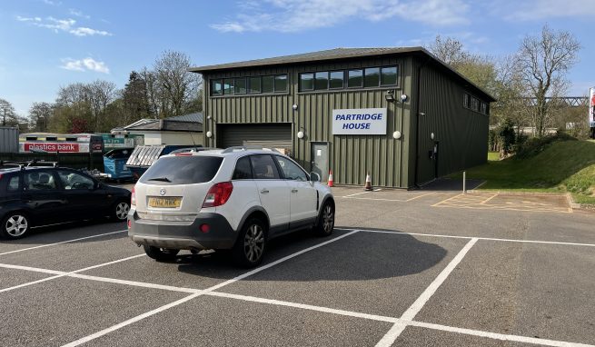 LAST OFFICE – Modern individual Offices with Parking available in a convenient location close to A38 at Kennford