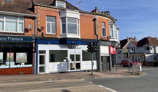 Substantial Mixed Use Investment Premises in prominent main road location