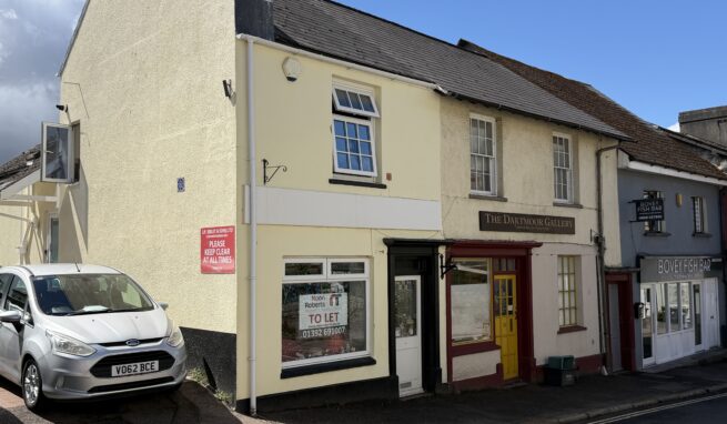 Well located Retail / Office premises in the popular Moorland town of Bovey Tracey
