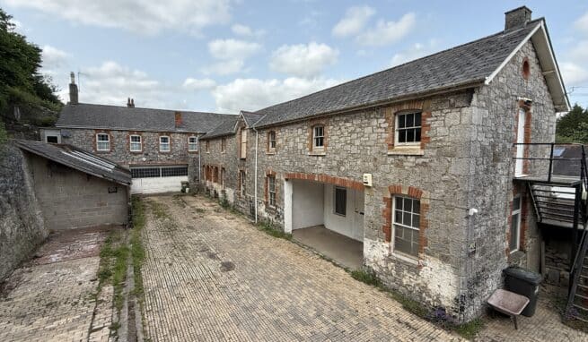 Town Centre Mews Garage and Workshops with self-contained 3 bedroom flat over with Residential Development potential (STP)