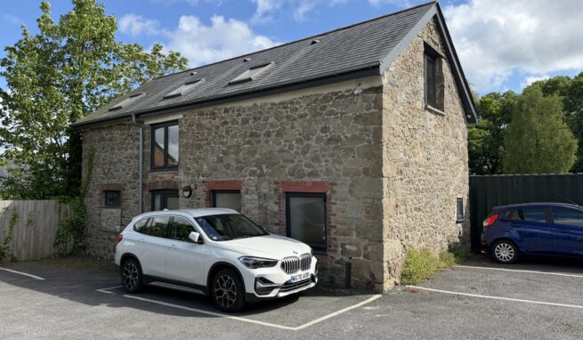 Well presented Ground and First Floor Offices / Business Space with Parking on the edge of Bovey Tracey