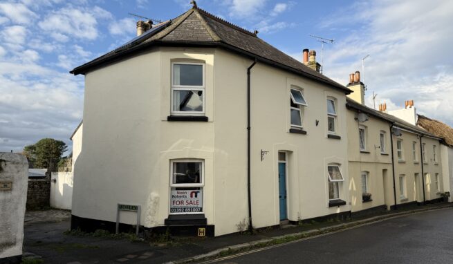 Conveniently located Freehold Office Premises with parking in the moorland village of Moretonhampstead