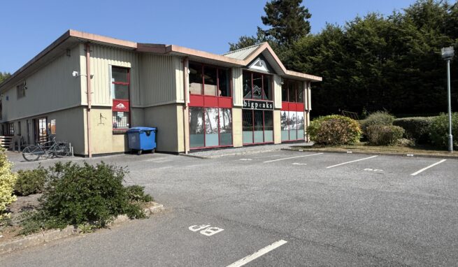 Modern Retail / Office Unit with up to 19 Parking spaces on the Linhay Business Park at Ashburton just off the A38