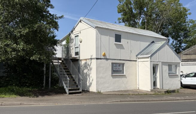 Recently refurbished Office premises on Ground and First Floor at the entrance to the popular Babbage Industrial Estate in Totnes