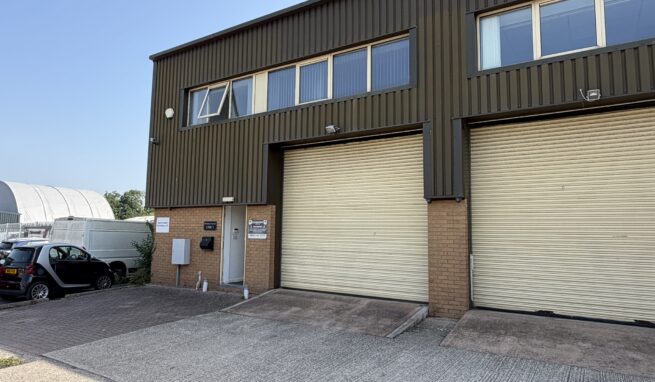 Modern Industrial / Storage Unit with spacious First Floor Office on the Shutterton Business Park in Dawlish