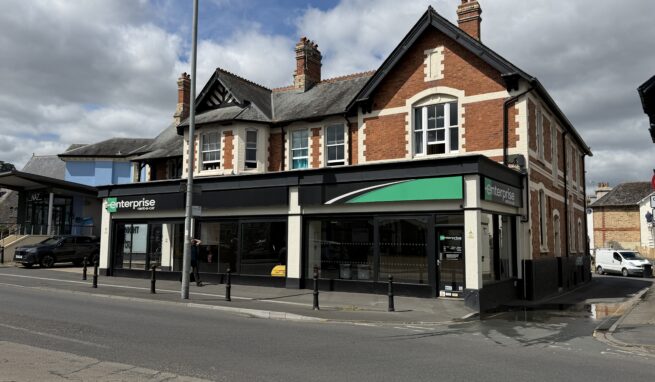 Prominent Town Centre Retail / Showroom premises with Offices and Garage / Parking