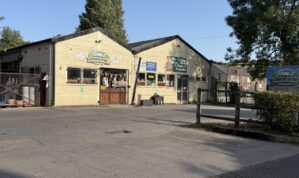 Retail / Industrial / Showroom Premises with parking and rear Yard on the edge of Ashburton town centre