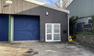 Light Industrial / Warehouse Unit To Let in a convenient location on the edge of Bovey Tracey